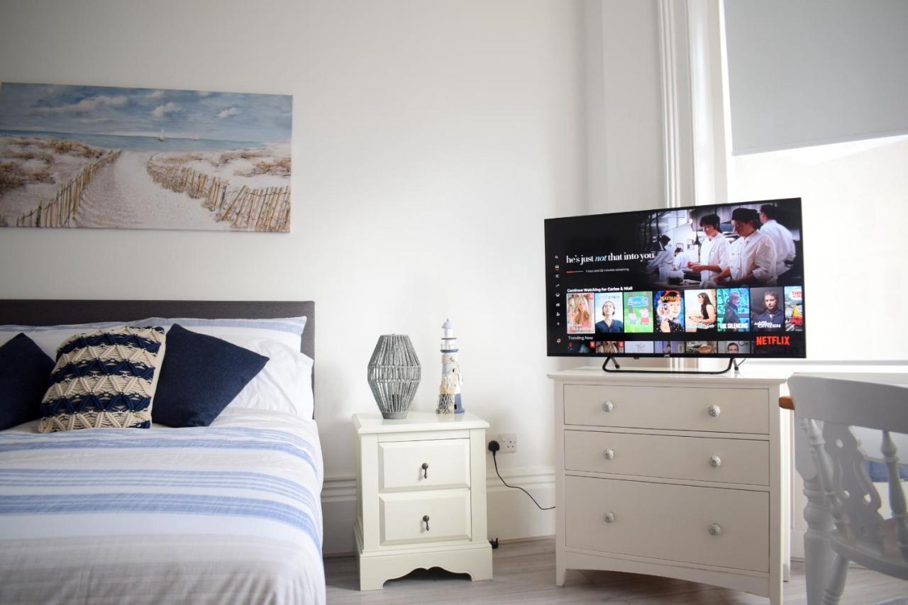 The Bay Beach Apartments Bournemouth Luaran gambar