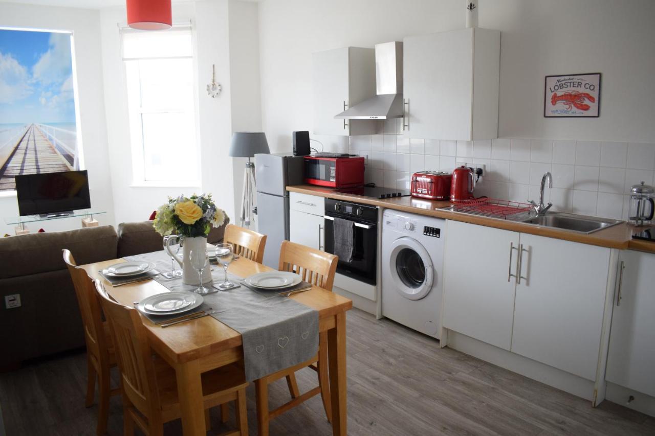 The Bay Beach Apartments Bournemouth Luaran gambar